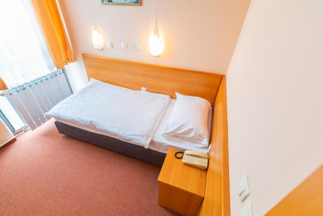 Čakovec Hotel Park מראה חיצוני תמונה