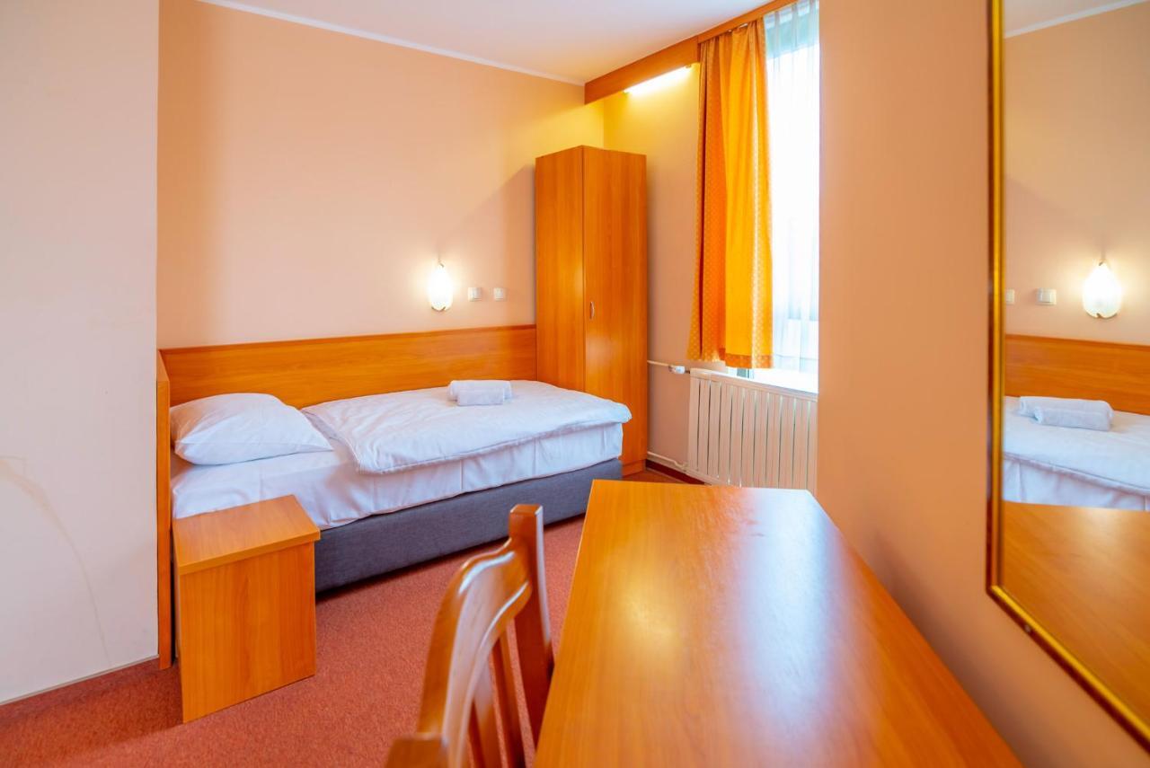 Čakovec Hotel Park מראה חיצוני תמונה