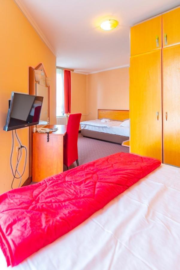 Čakovec Hotel Park מראה חיצוני תמונה