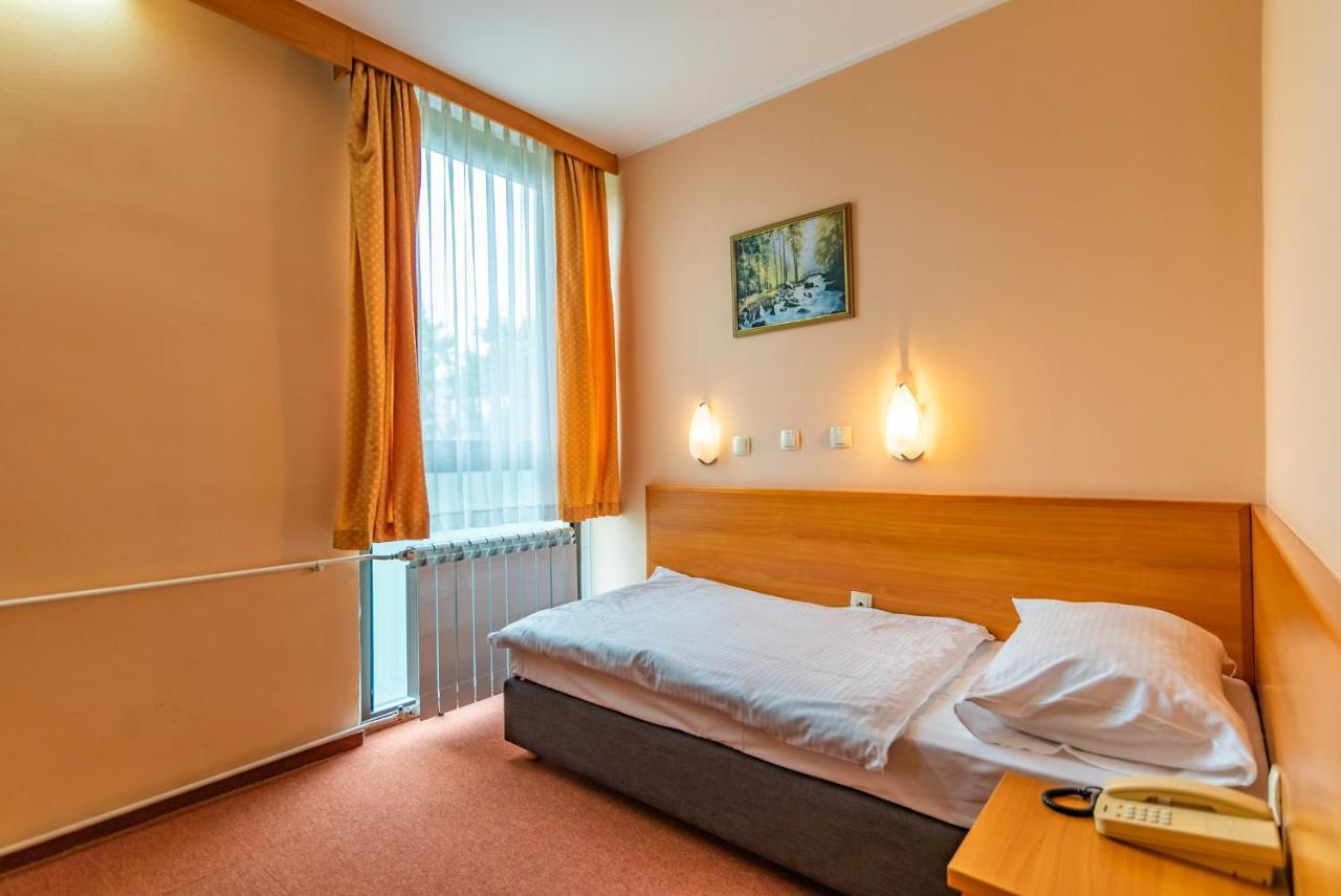Čakovec Hotel Park מראה חיצוני תמונה