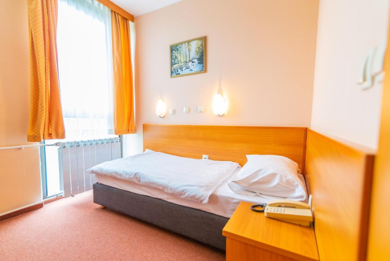 Čakovec Hotel Park מראה חיצוני תמונה